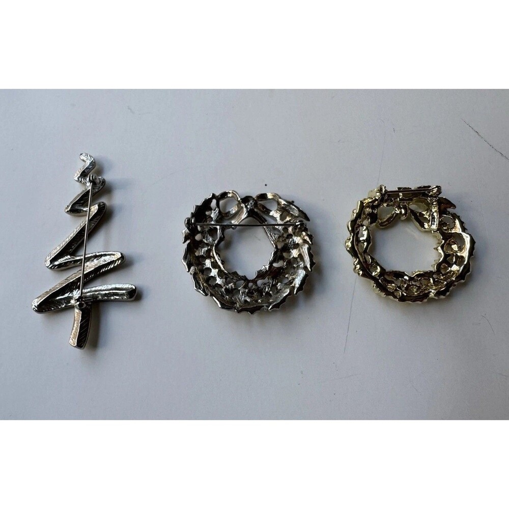 Set 6 Vintage Christmas brooch Gold / Silver Tones Faux Gems Costume Wreath Tree - Picture 4 of 13